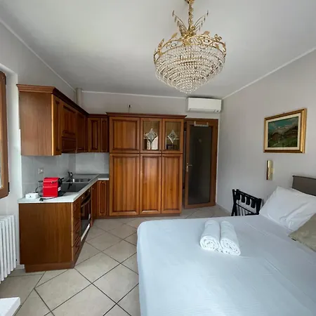 Margherita With Pool & Hydromassage Lägenhetshotell Cannobio