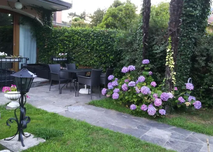 Margherita With Pool & Hydromassage 아파트호텔 3*