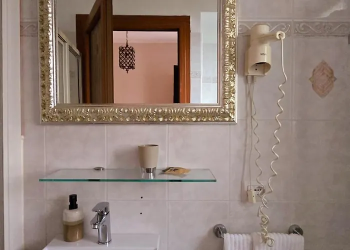 Margherita With Pool & Hydromassage 카노비오