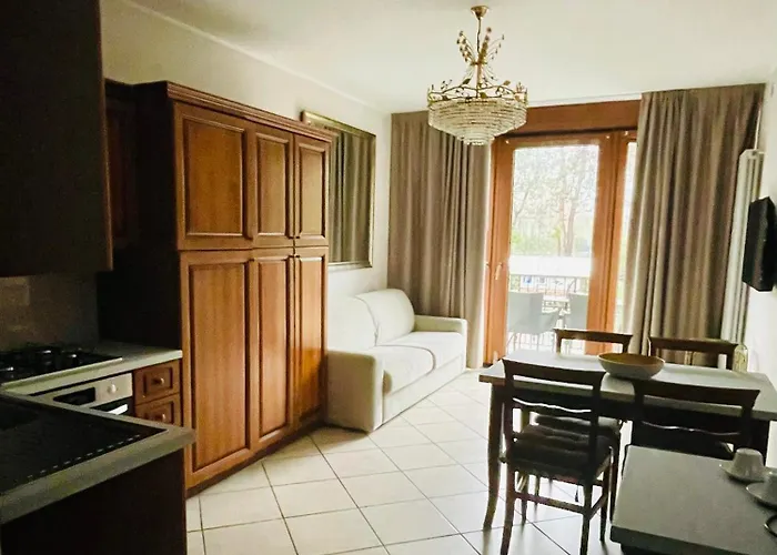 Hotel apartamentowy Margherita With Pool & Hydromassage